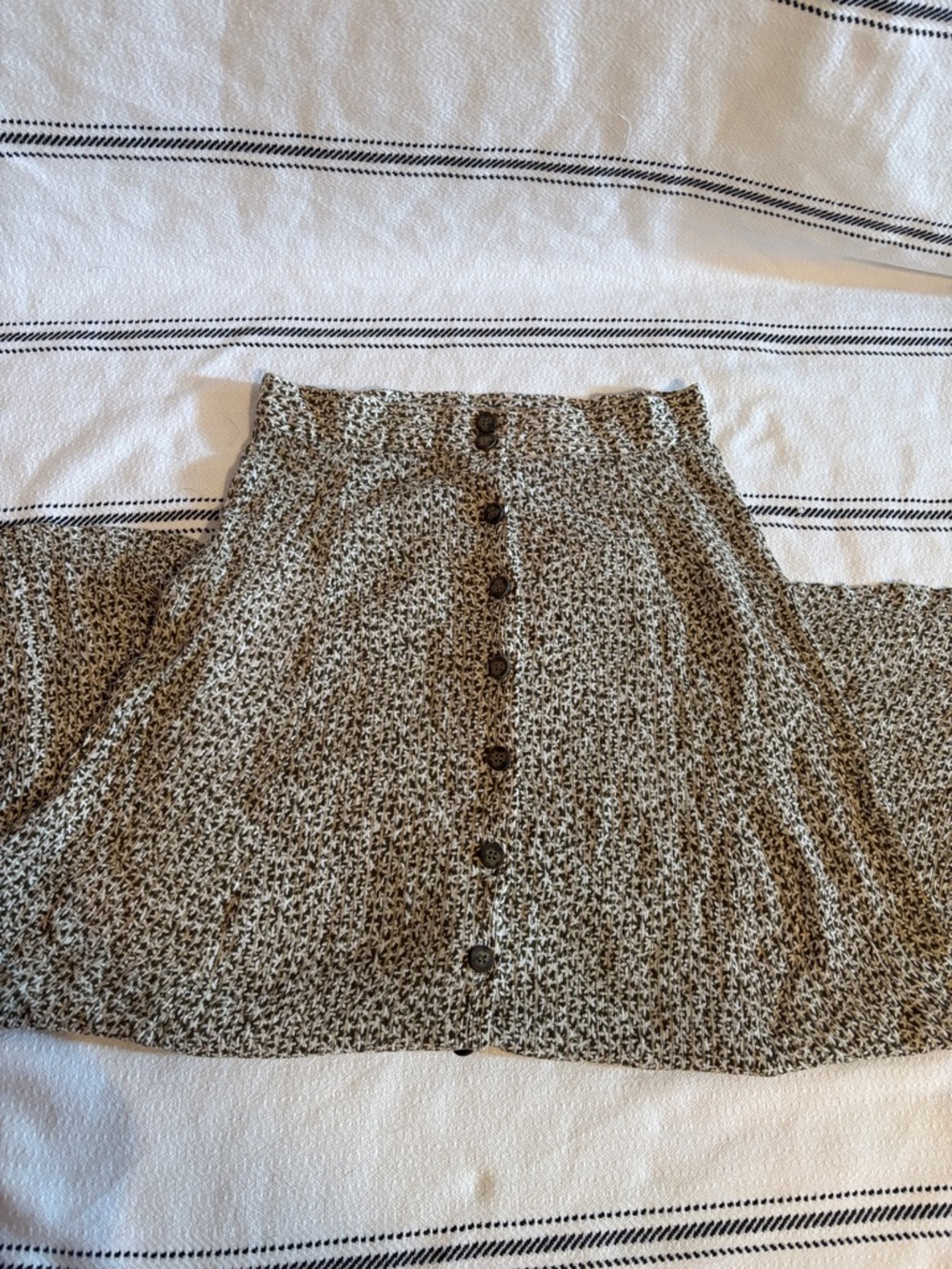 *VINTAGE* Columbia Dry Goods Olive Speckled Button-Front Skater Skirt